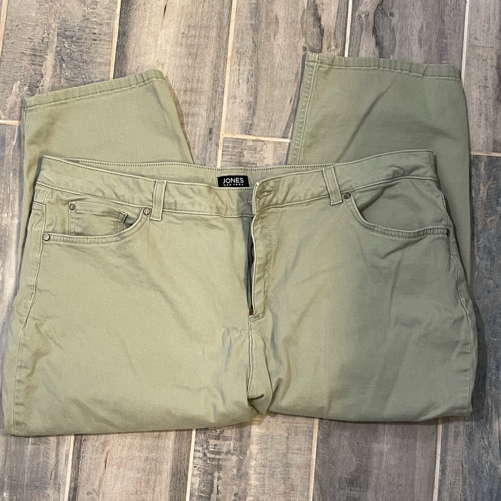 Woman pants - sage green ankle Lexington capri